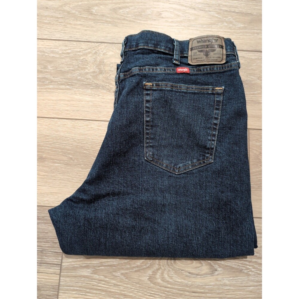 WRANGLER RELAXED FIT STRETCH STRAIGHT DARK WASH BLUE JEANS MEN'S SIZE 38X32 EUC